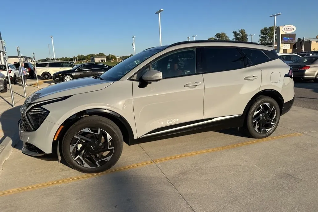 2023 Kia Sportage photo 1
