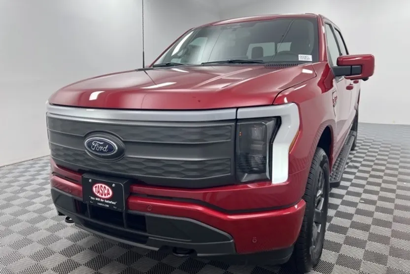 2023 Ford F-150 Lightning Lariat photo 1