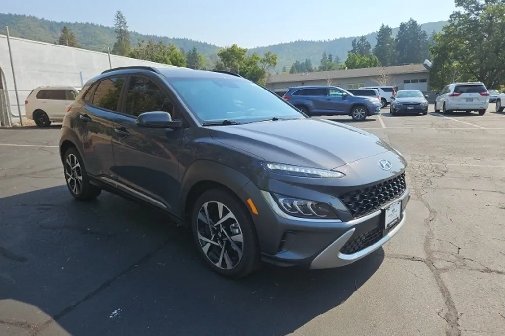 2023 Hyundai Kona Limited photo 1