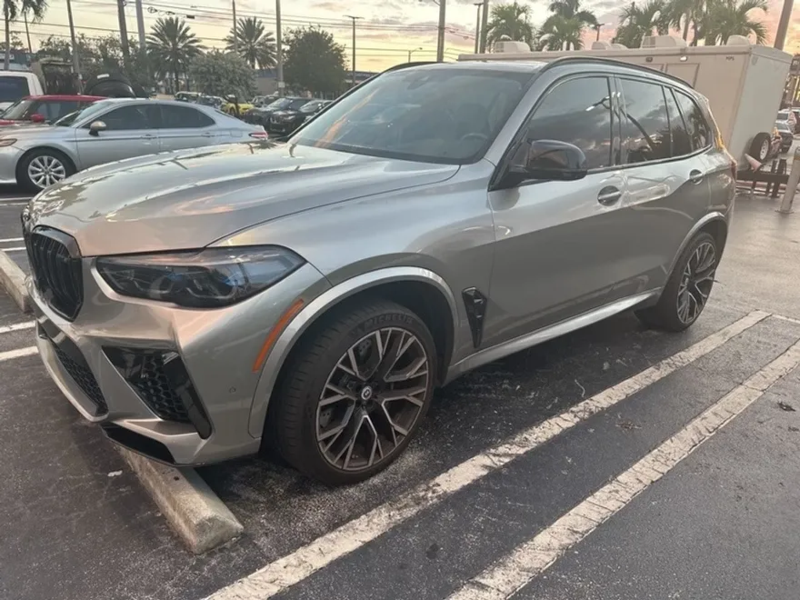 2022 Bmw X5 M photo 1