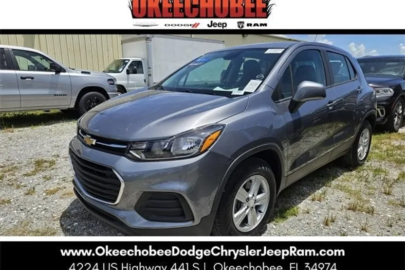 2020 Chevrolet Trax LS photo 1