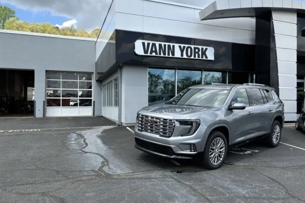 2025 Gmc Acadia Denali photo 1