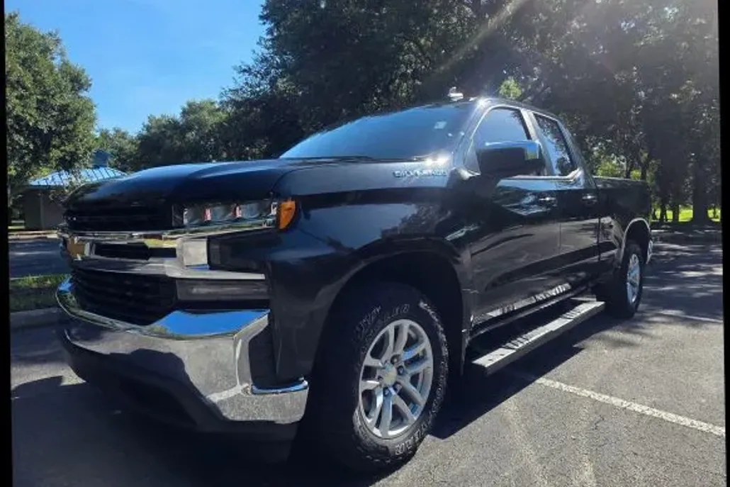 2020 Chevrolet Silverado 1500 LT photo 1