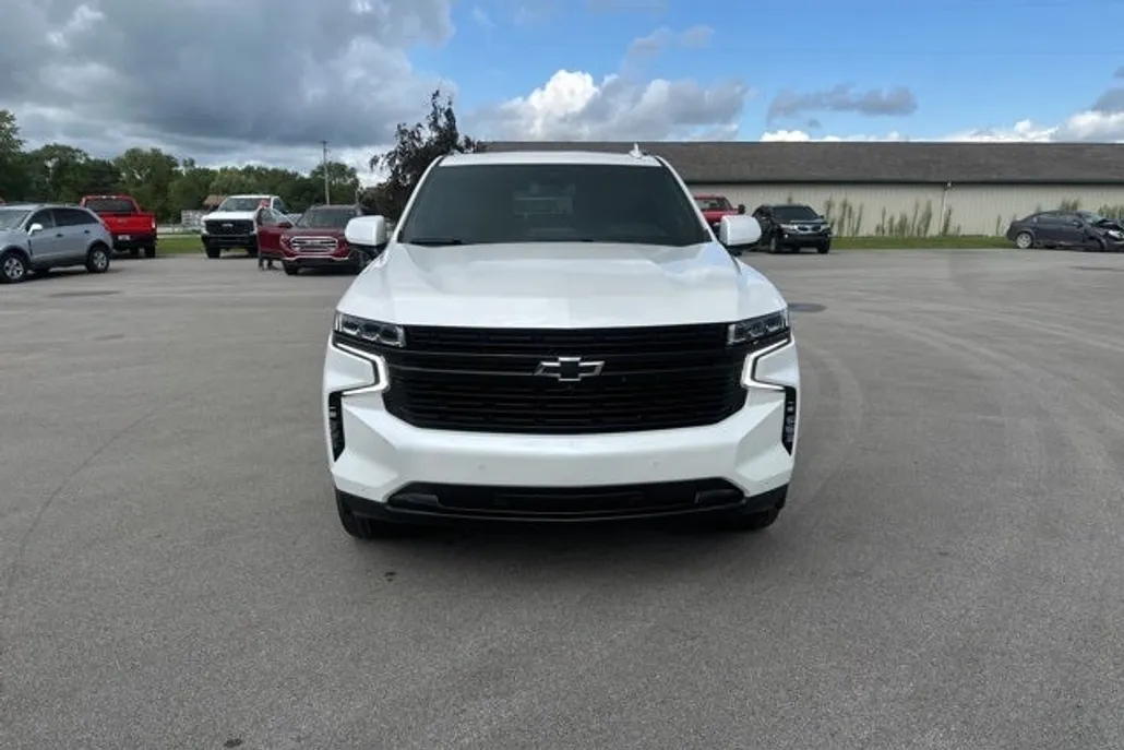 2023 Chevrolet Suburban RST photo 1