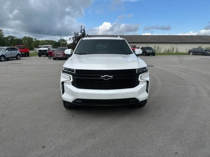 2023 Chevrolet Suburban RST photo 1