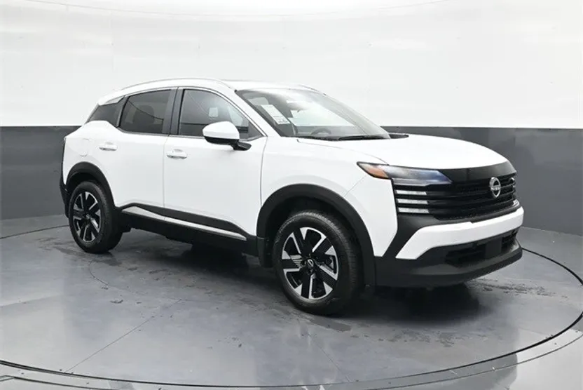 2025 Nissan Kicks SV photo 1