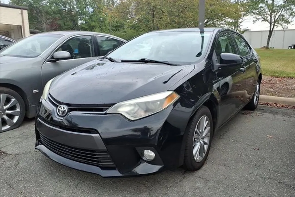 2015 Toyota Corolla L photo 1