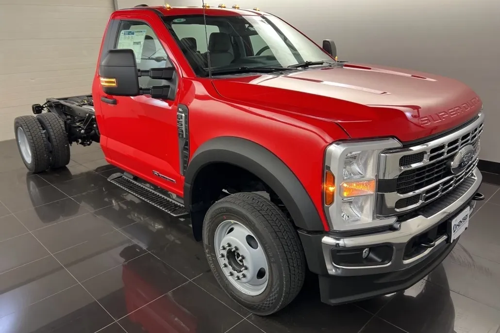 2025 Ford F-550 XL photo 1