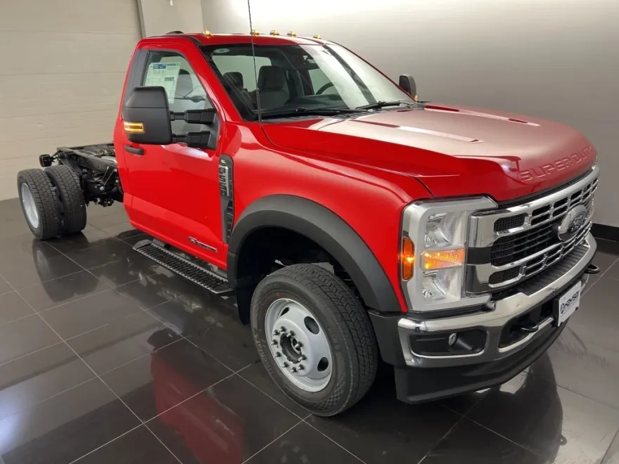 2025 Ford F-550 XL photo 1