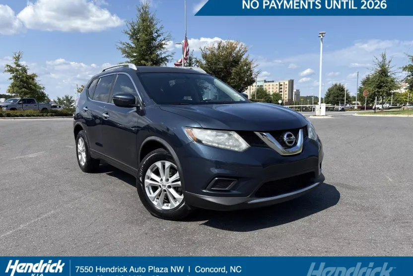 2016 Nissan Rogue SV photo 1