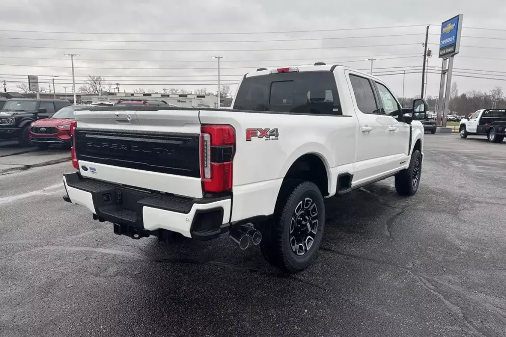 2025 Ford F-350 Platinum photo 1