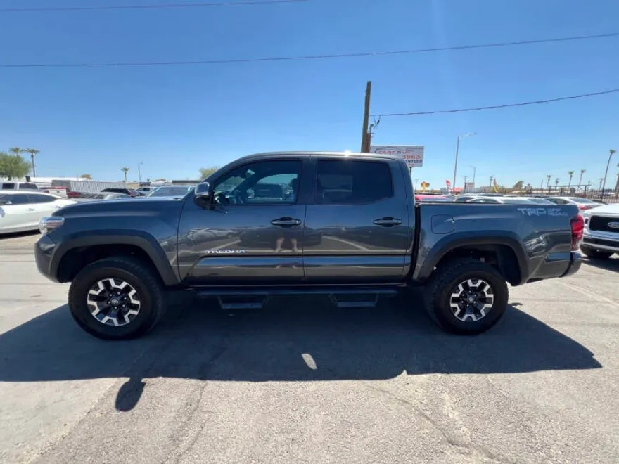 2019 Toyota Tacoma TRD Off-Road photo 1