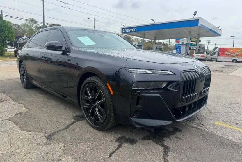 2023 Bmw 740i photo 1