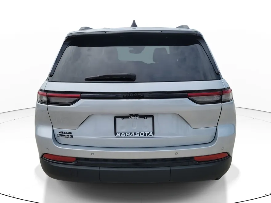 2022 Jeep Grand Cherokee Altitude photo 1