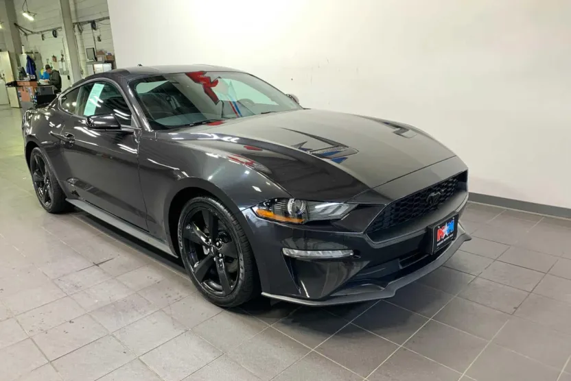 2022 Ford Mustang EcoBoost photo 1