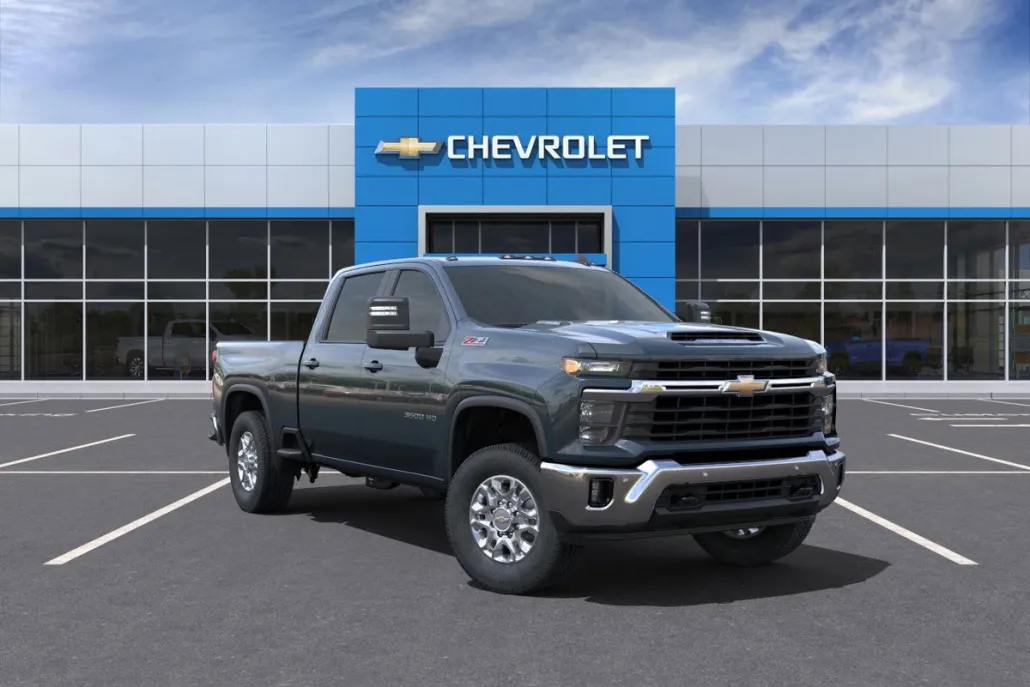 2025 Chevrolet Silverado 3500HD LT photo 1