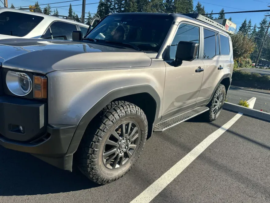 2025 Toyota Highlander Hybrid photo 1