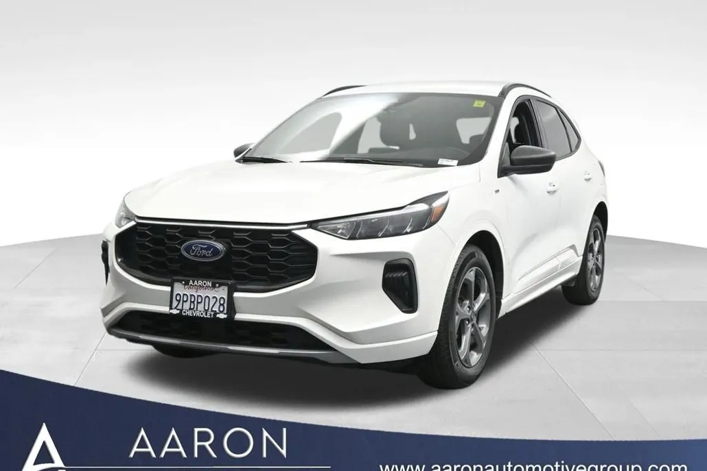 2024 Ford Escape ST-Line Hybrid photo 1