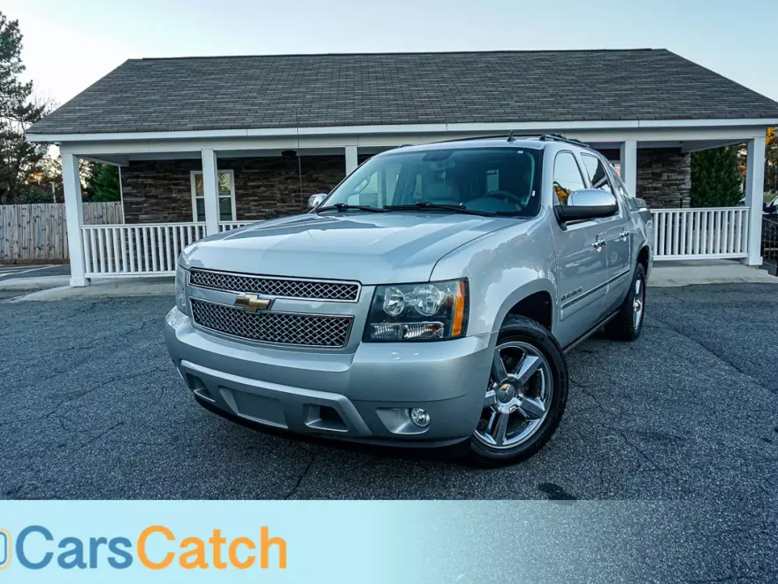 2011 Chevrolet Avalanche LTZ photo 1