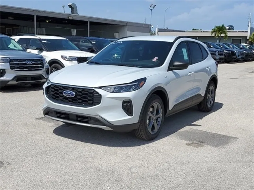 2025 Ford Escape Hybrid ST-Line photo 1
