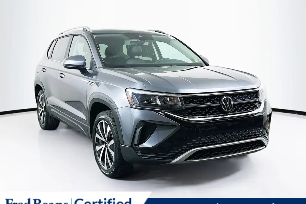2022 Volkswagen Taos SE photo 1