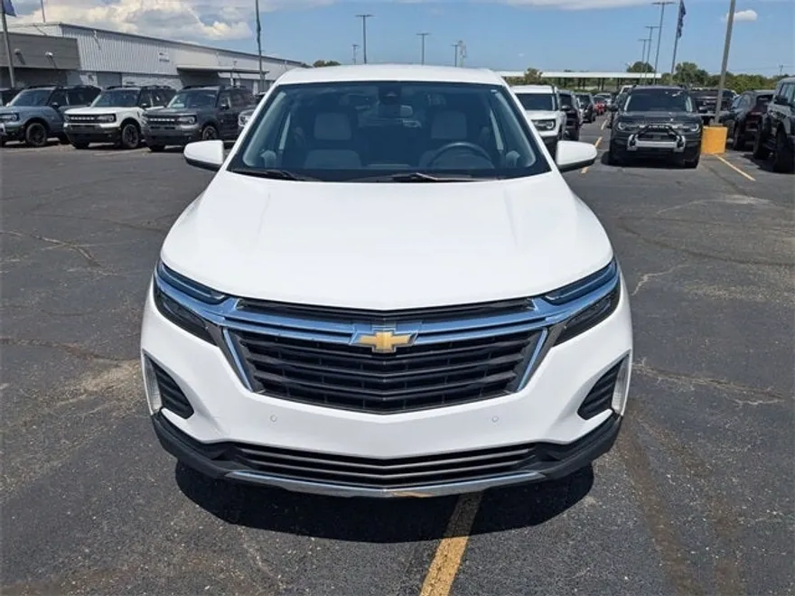 2023 Chevrolet Equinox LT photo 1