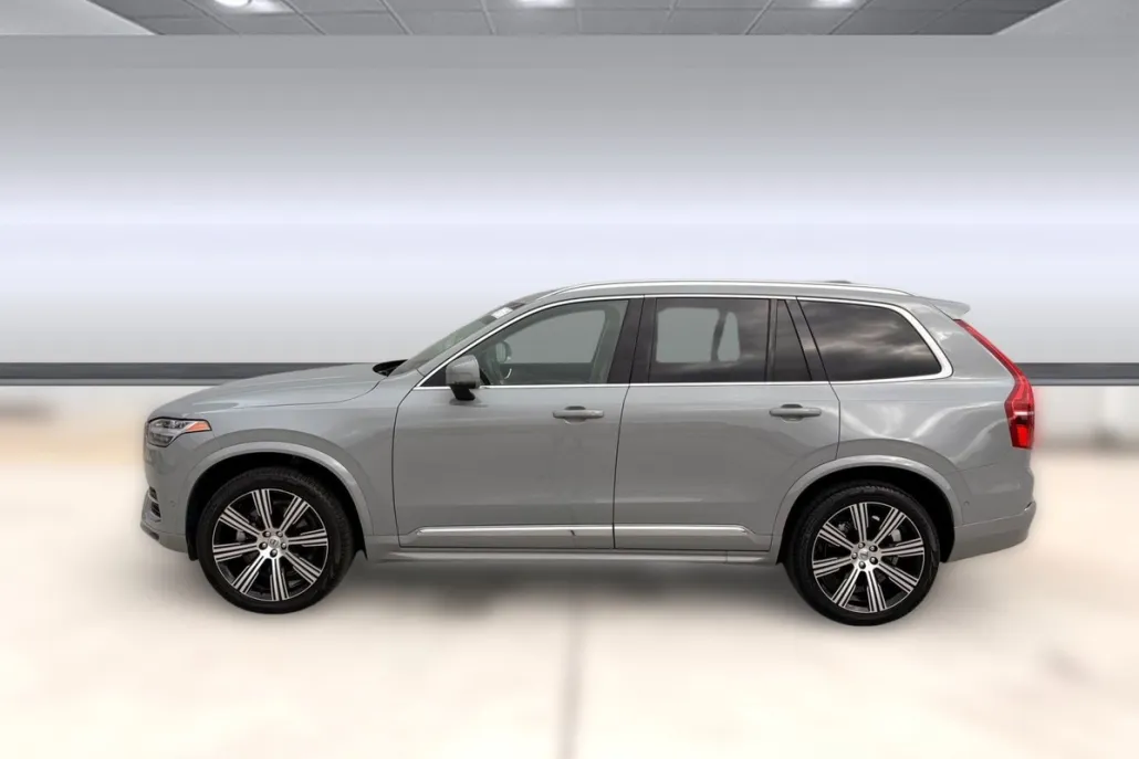2024 Volvo XC90 Plus photo 1