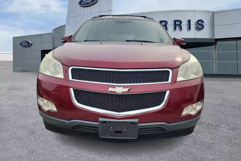 2010 Chevrolet Traverse 2LT photo 1