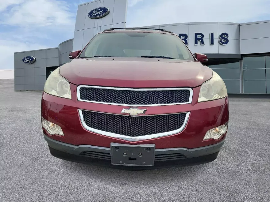 2010 Chevrolet Traverse 2LT photo 1