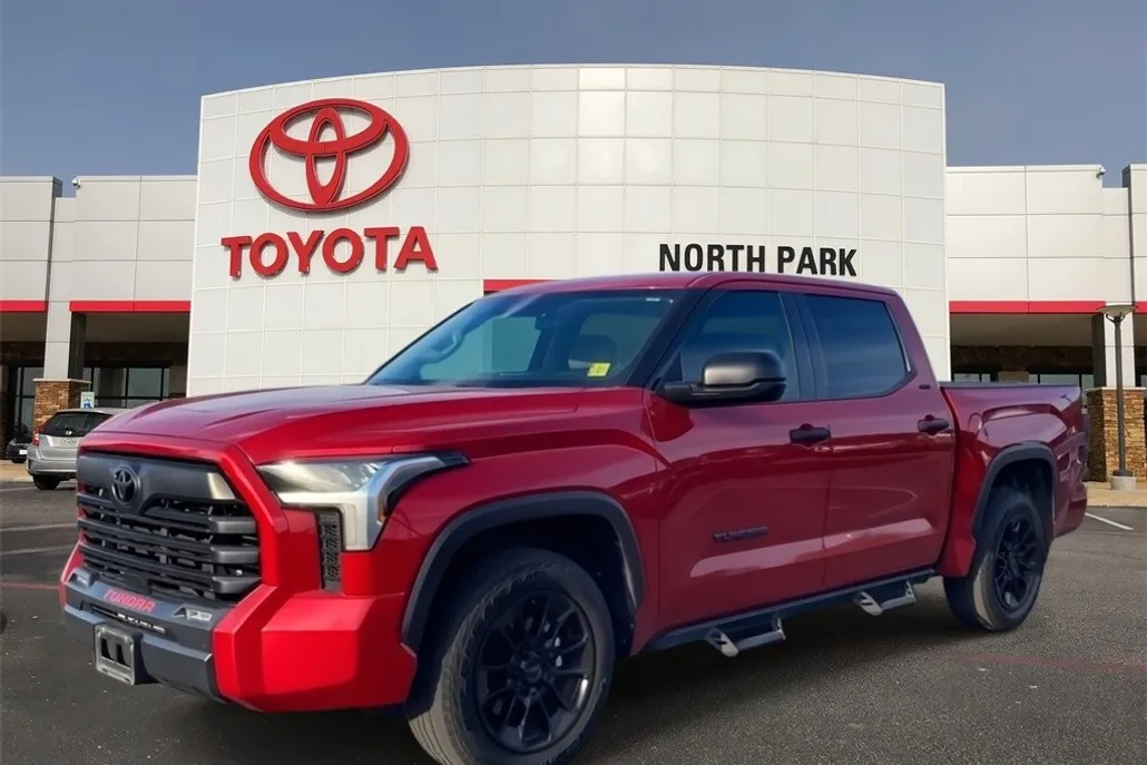2022 Toyota Tundra SR5 photo 1