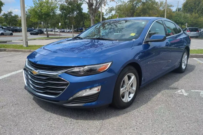 2023 Chevrolet Malibu 1LT photo 1