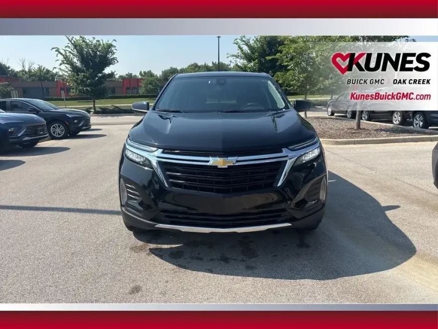2023 Chevrolet Equinox LT photo 1