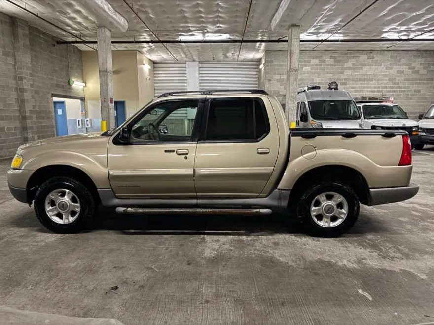 2002 Ford Explorer Sport Trac photo 1