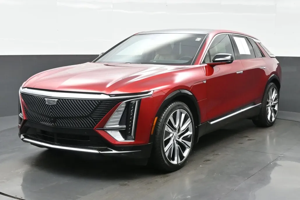 2024 Cadillac Lyriq Luxury photo 1