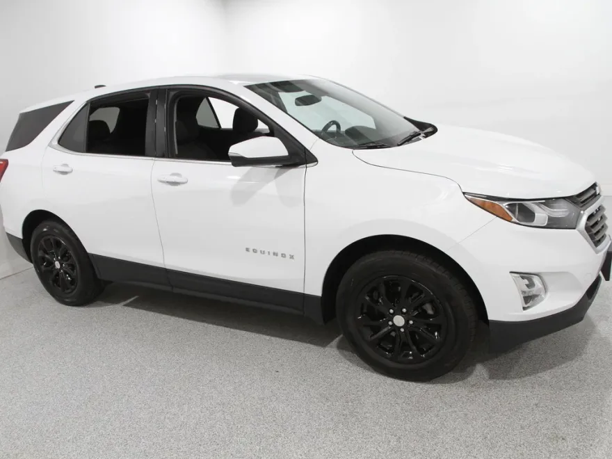 2019 Chevrolet Equinox LT photo 1