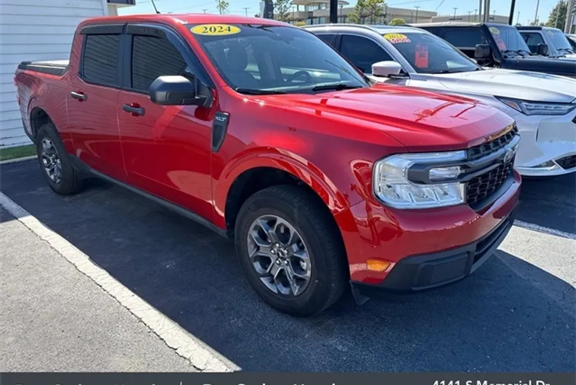2024 Ford Maverick XLT photo 1