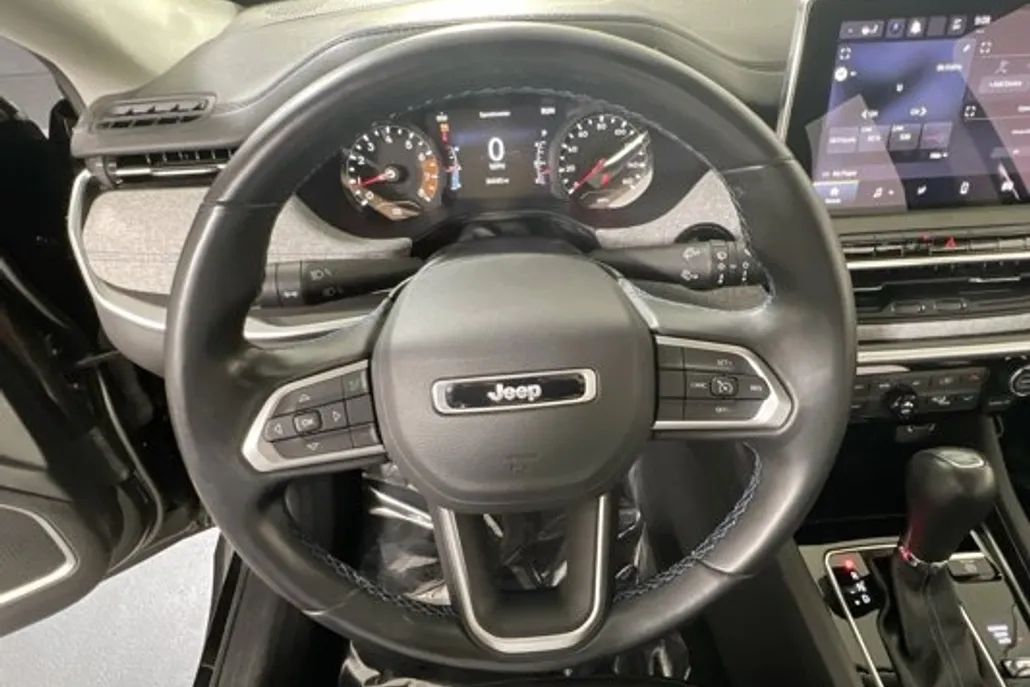 2022 Jeep Compass Latitude photo 1