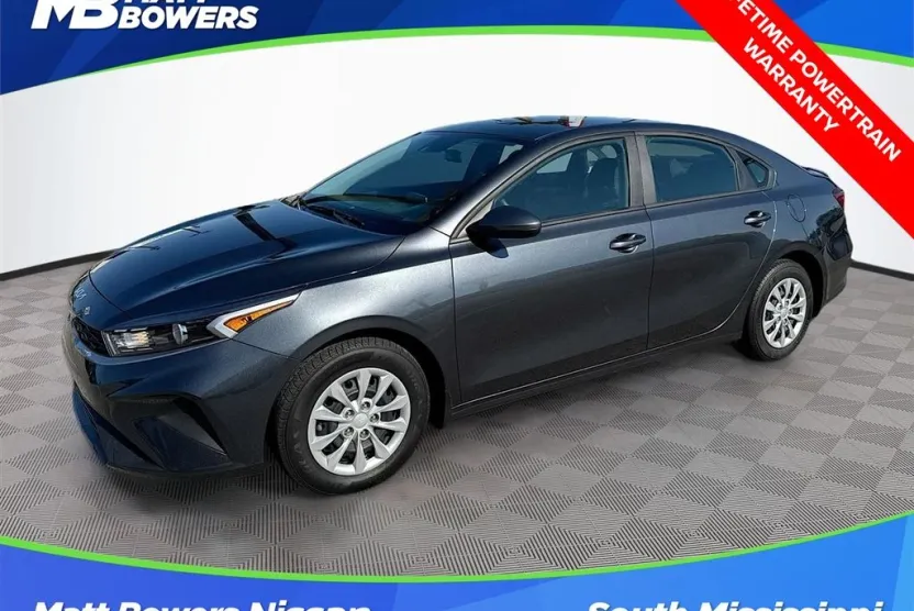 2023 Kia Forte LX photo 1