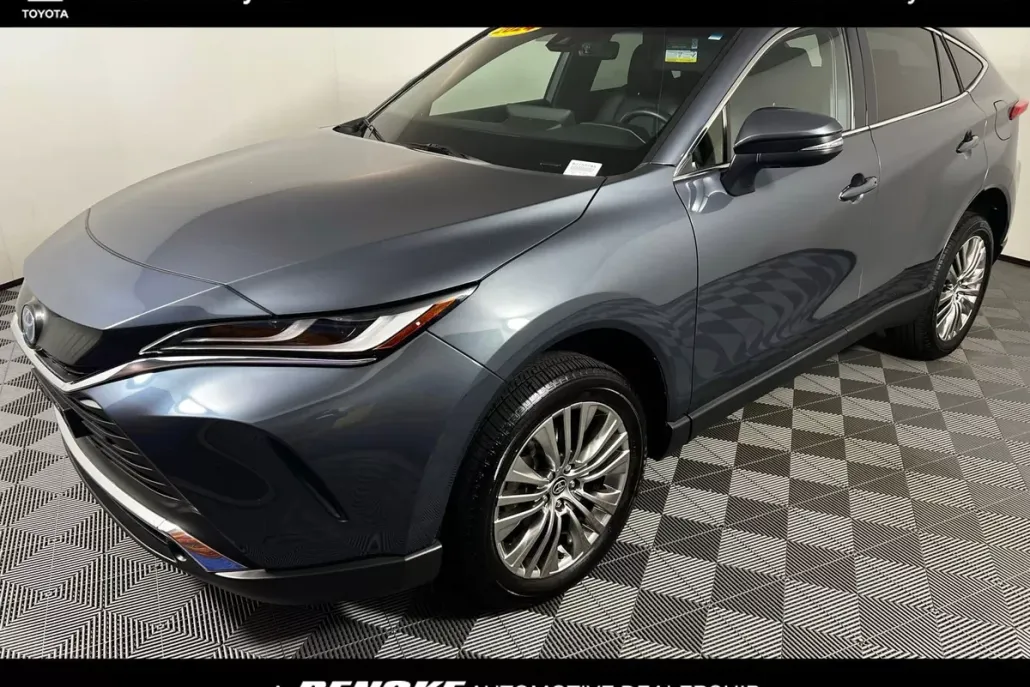 2024 Toyota Venza XLE photo 1