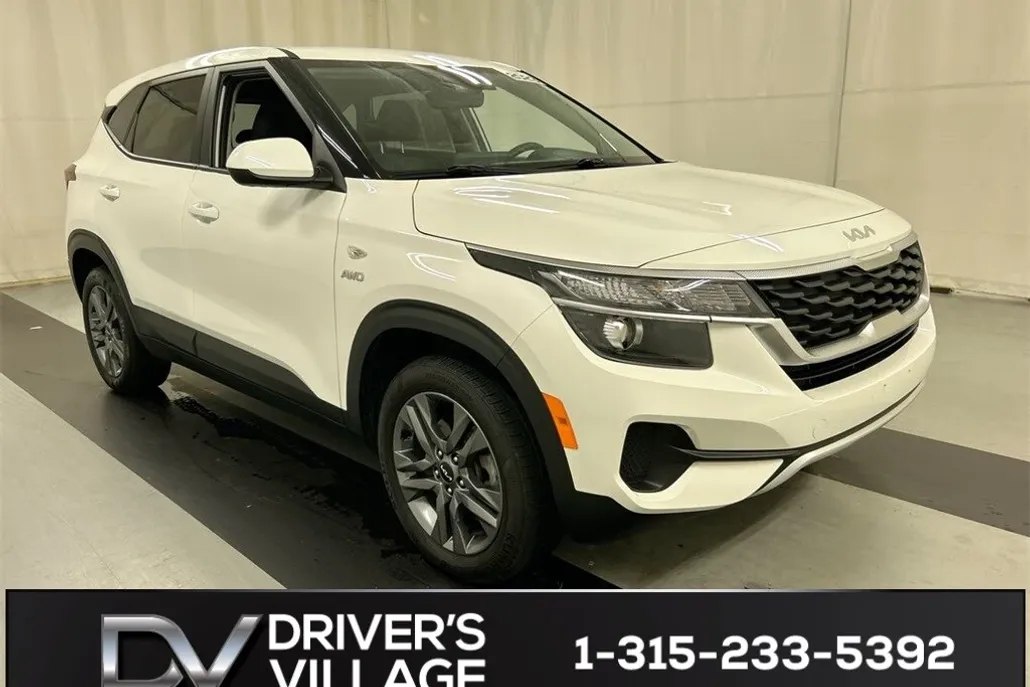 2023 Kia Seltos LX photo 1