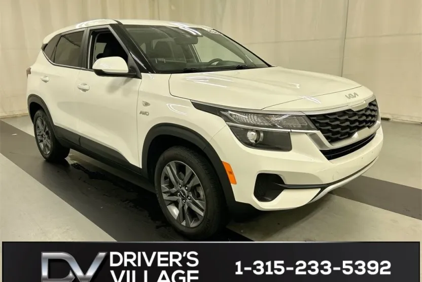 2023 Kia Seltos LX photo 1