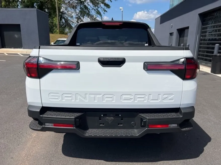 2025 Hyundai Santa Cruz SE photo 1
