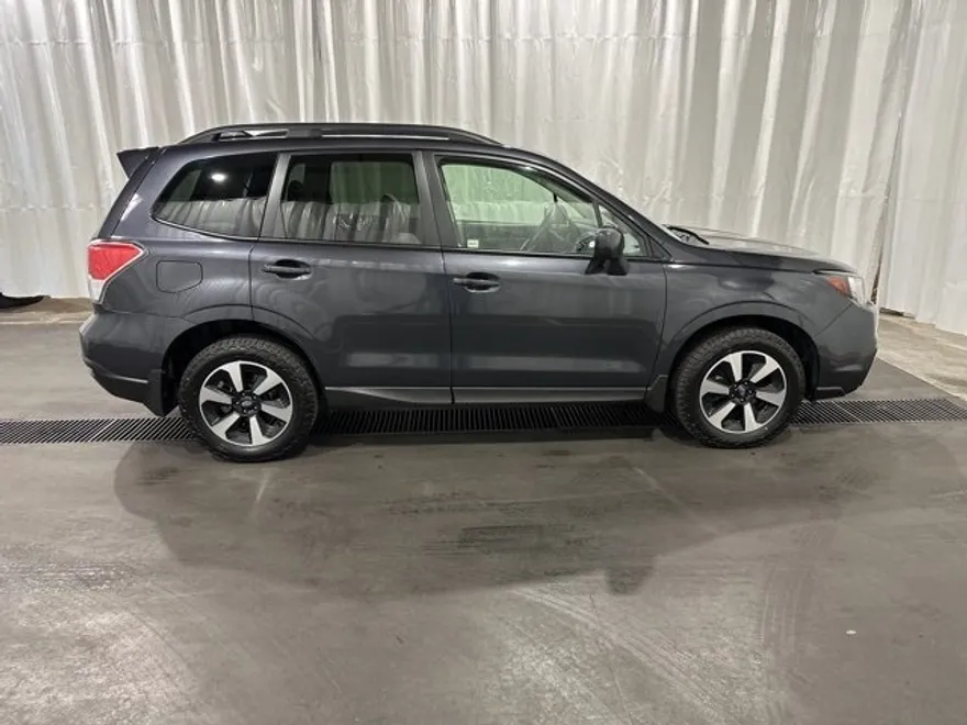 2018 Subaru Forester 2.5i Premium photo 1
