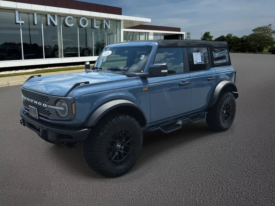 2024 Ford Bronco Badlands photo 1