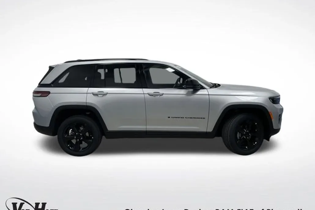 2025 Jeep Grand Cherokee Altitude photo 1