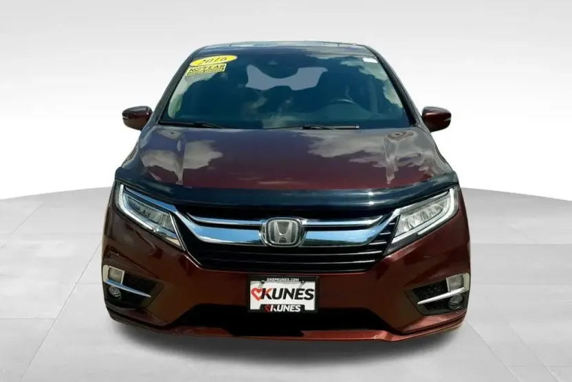 2019 Honda Odyssey Touring photo 1