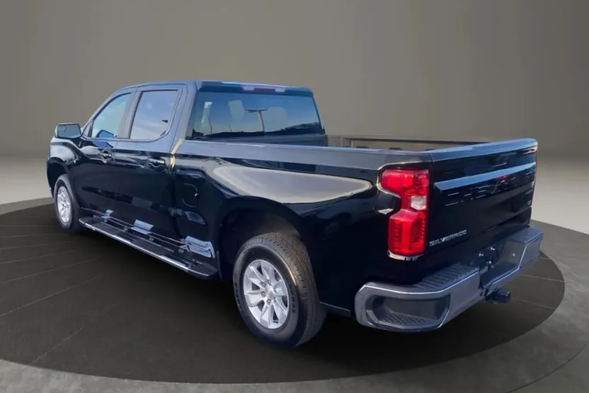 2024 Chevrolet Silverado 1500 LT photo 1