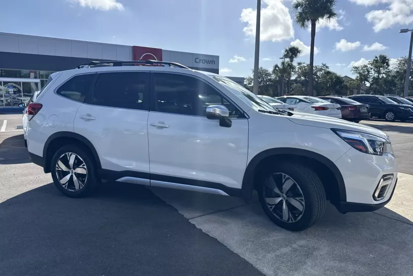2021 Subaru Forester Touring photo 1