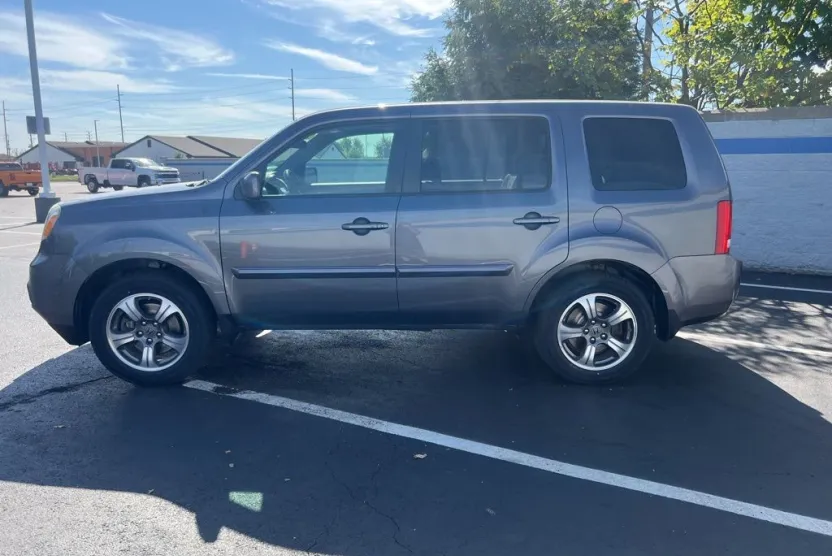 2015 Honda Pilot SE photo 1
