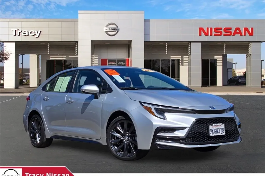 2024 Toyota Corolla SE photo 1